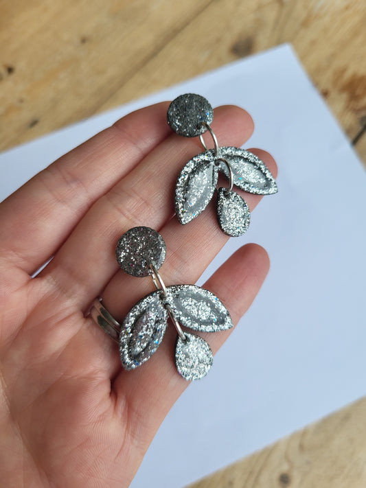 Dúil Sherry Silver dangles