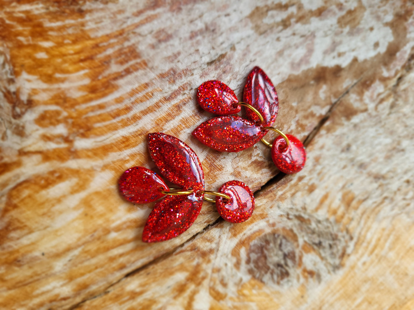 Dúil Sherry Red dangles