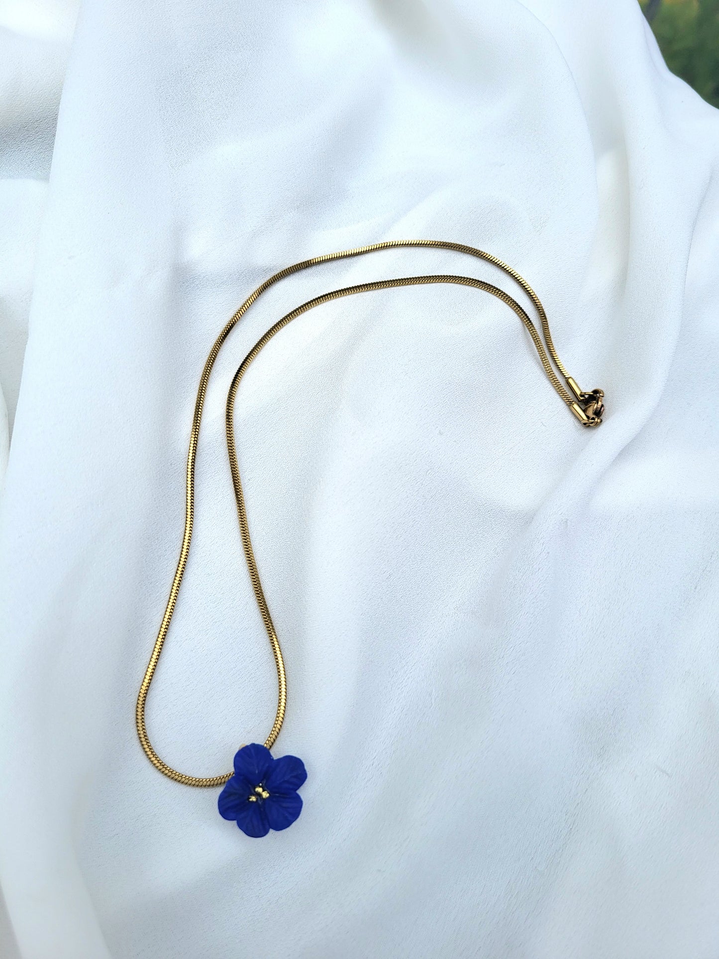 Blue flower necklace