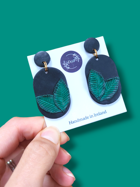 Nature at night dangle earrings - Dúil