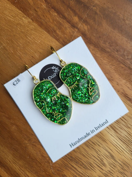 Green glitter face earrings - Dúil