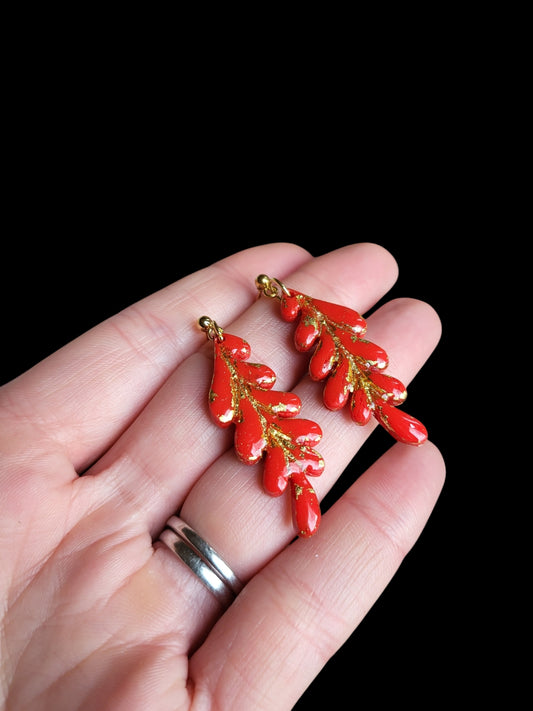 Ariel Red Dangle Earrings - Dúil