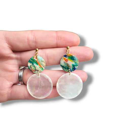 Dúil Ocean Shimmer Mother of Pearl Dangle Earrings