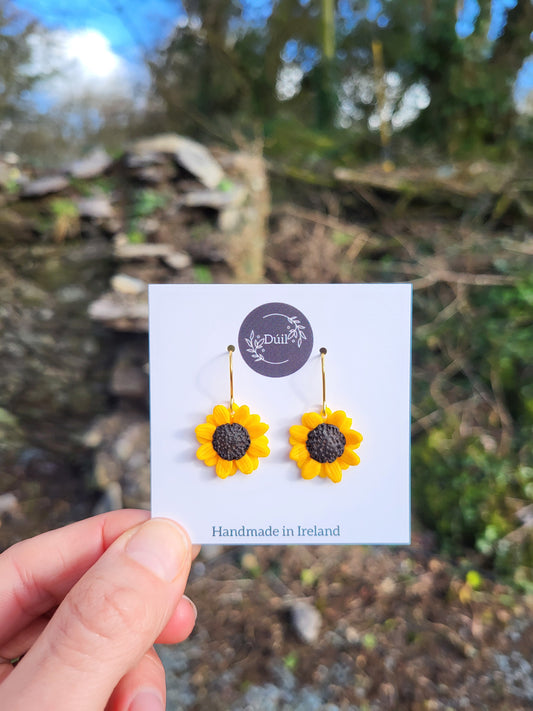 Mini Sunflower Dangle Earrings - Dúil