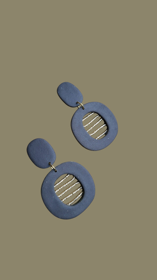 Grey & gold statement dangle earrings - Dúil