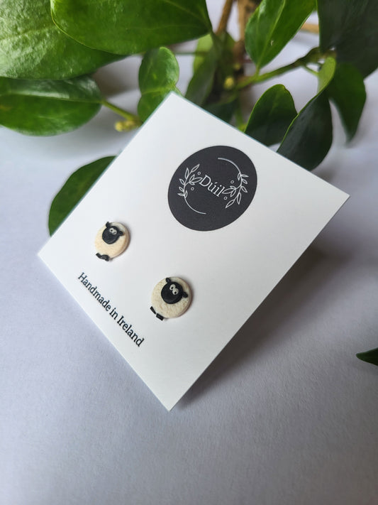 Sheep stud earrings - Dúil