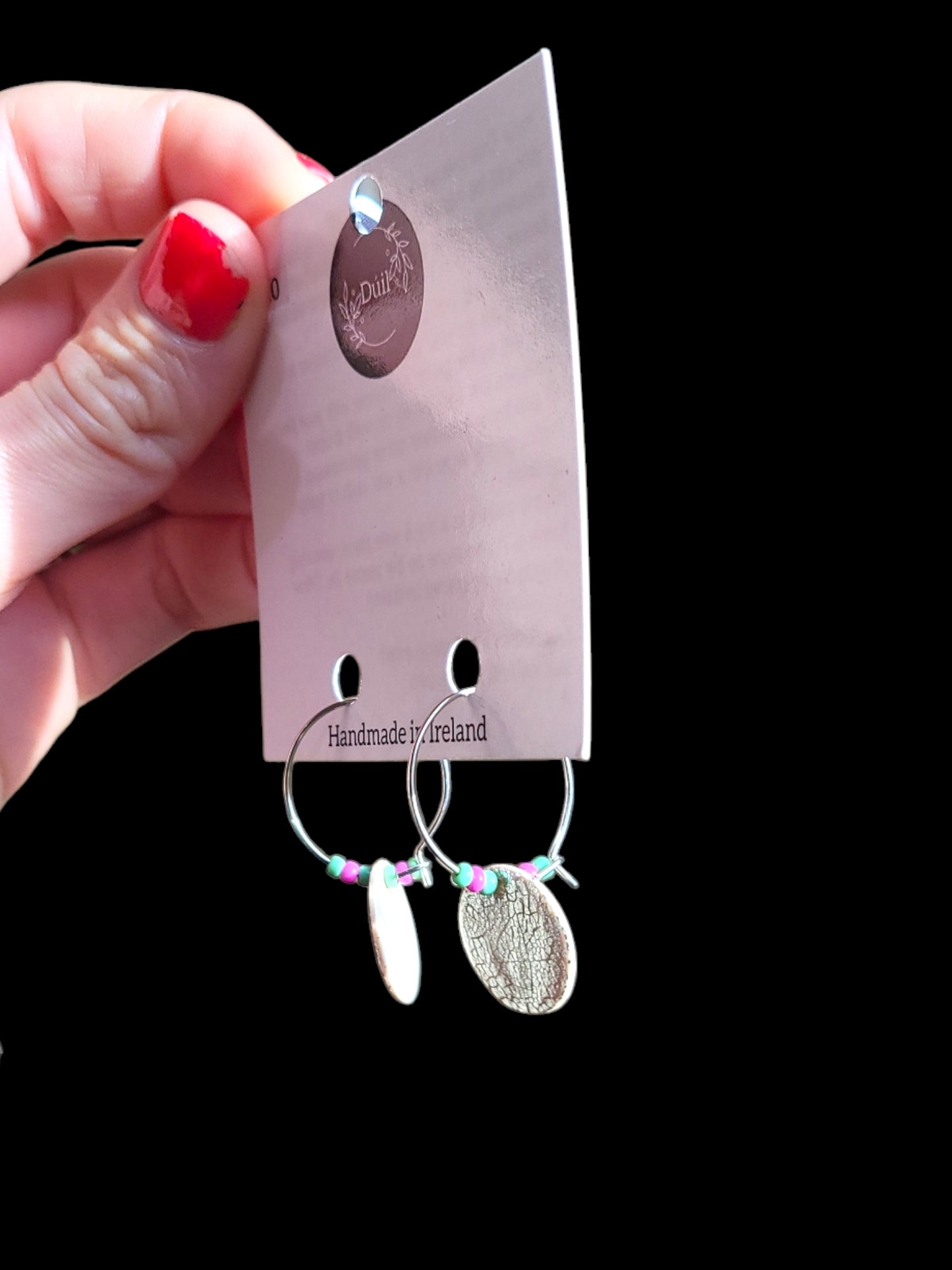 Beige and crackle silver dangle hoop earrings - Dúil