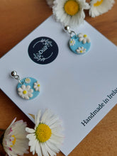 Load image into Gallery viewer, Dúil Dainty daisy dangles - Dúil
