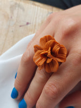 Load image into Gallery viewer, Orange flower adjustable satement ring - Dúil
