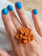 Load image into Gallery viewer, Orange flower adjustable satement ring - Dúil
