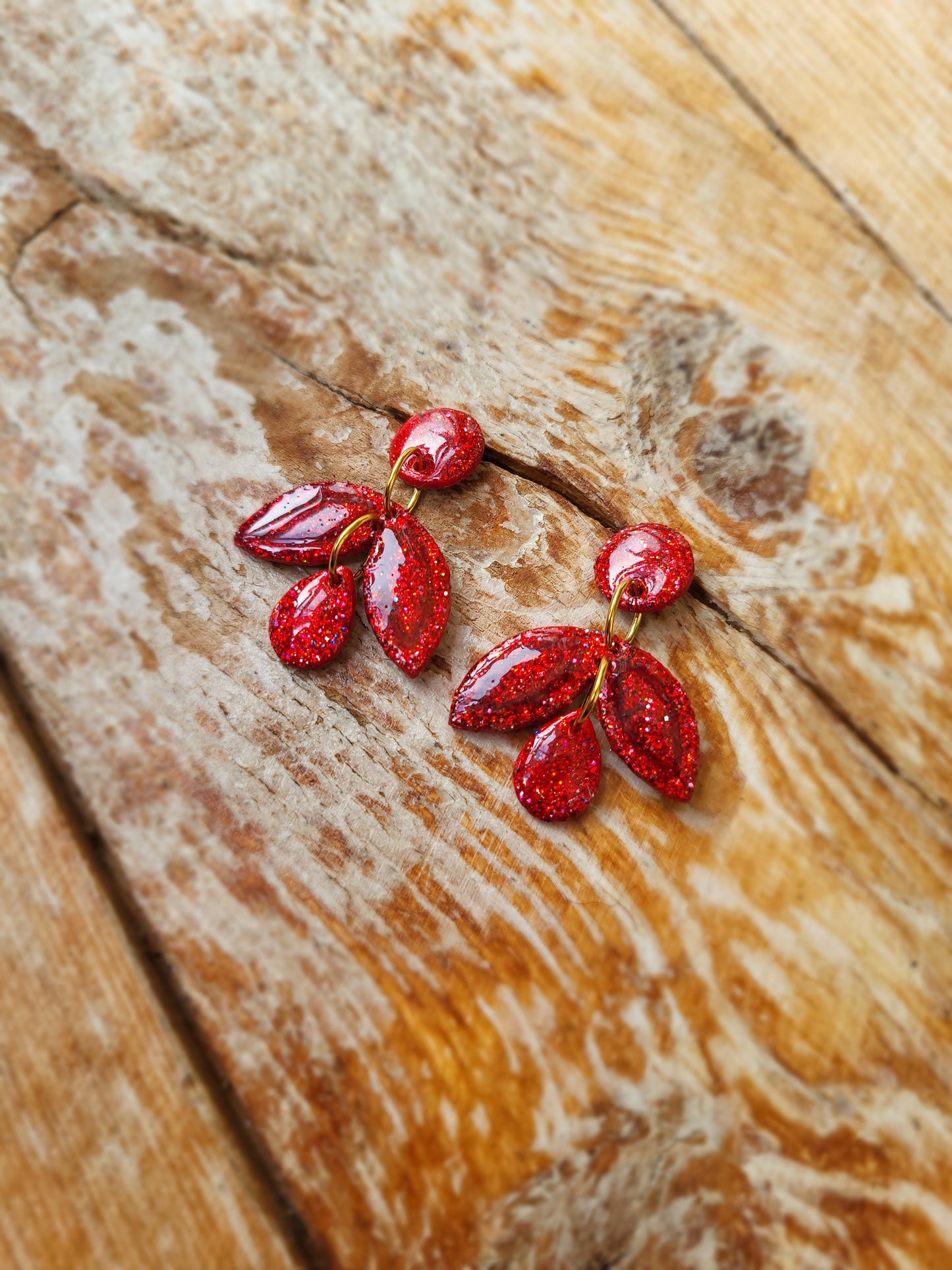 Dúil Sherry Red dangles