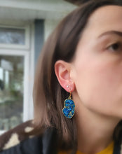 Load image into Gallery viewer, Blue glitter face earrings - Dúil

