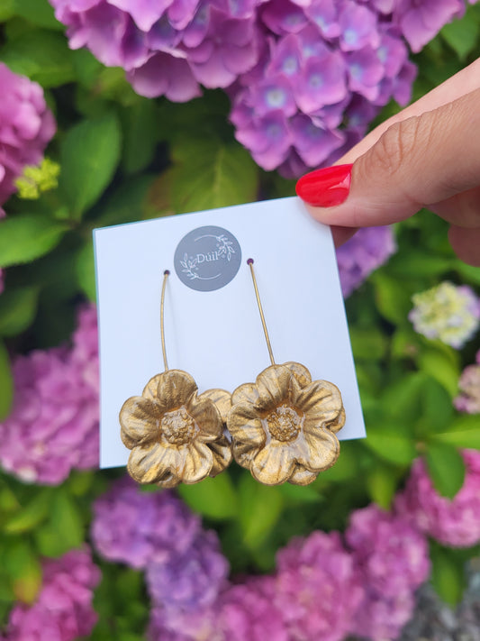 Golden flower dangle drop earrings 
