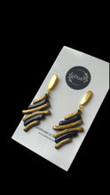 Load image into Gallery viewer, Black &amp; gold dangle earrings - Dúil

