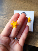 Load image into Gallery viewer, Daffodil stud earrings - Dúil
