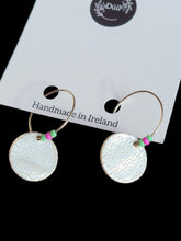 Load image into Gallery viewer, Beige and crackle silver dangle hoop earrings - Dúil
