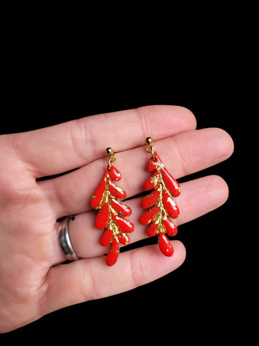 Ariel Red Dangle Earrings - Dúil