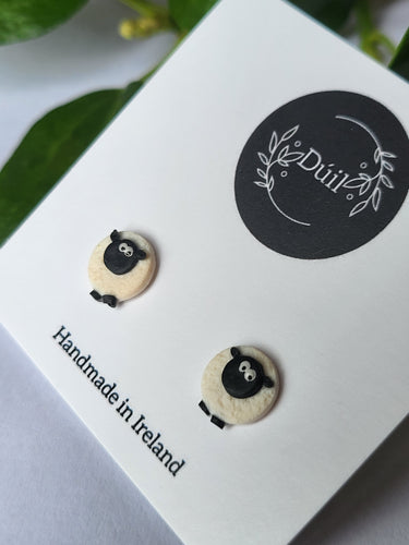 Sheep stud earrings - Dúil