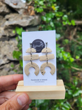 Load image into Gallery viewer, !REDUCED! Beige &amp; Silver Tribal dangle earrings - Dúil
