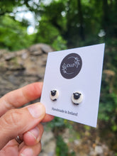 Load image into Gallery viewer, Sheep stud earrings - Dúil

