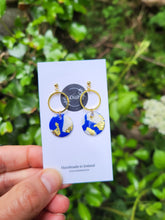 Load image into Gallery viewer, Nicole Blue &amp; white dangling earrings - Dúil
