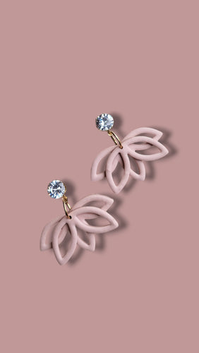 Dusty Pink Alise dangling earrings - Dúil