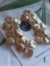 Load image into Gallery viewer, Dúil Golden Bloom Earrings - Dúil
