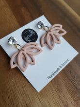 Load image into Gallery viewer, Dusty Pink Alise dangling earrings - Dúil
