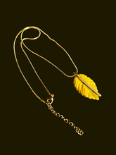 Load image into Gallery viewer, Mustard leaf necklace - Dúil
