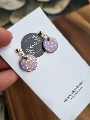 Dúil Light purple & gold dainty dangle earrings - Dúil