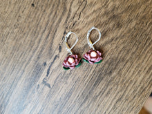 Load image into Gallery viewer, Protea dangle earrings - Dúil
