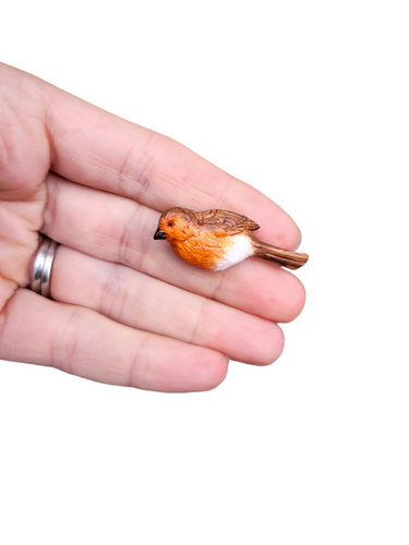 Robin brooch | polymer clay brooch | Robin bird brooch | robin jewellery | brooches | Dúil | Irish jewellery | Irish brooch | Irish gifts - Dúil