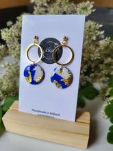 Load image into Gallery viewer, Nicole Blue &amp; white dangling earrings - Dúil
