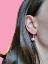 Load image into Gallery viewer, Protea dangle earrings - Dúil

