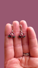 Load image into Gallery viewer, Protea dangle earrings - Dúil
