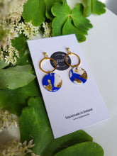 Load image into Gallery viewer, Nicole Blue &amp; white dangling earrings - Dúil
