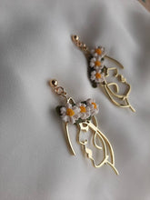 Load image into Gallery viewer, Dúil Danú earrings with white daisy flower crown - Dúil
