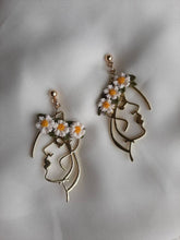 Load image into Gallery viewer, Dúil Danú earrings with white daisy flower crown - Dúil
