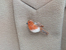 Load image into Gallery viewer, Robin brooch | polymer clay brooch | Robin bird brooch | robin jewellery | brooches | Dúil | Irish jewellery | Irish brooch | Irish gifts - Dúil
